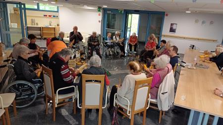 V Domu Taber je več kot 40 stanovalcev ličkalo koruzo  4